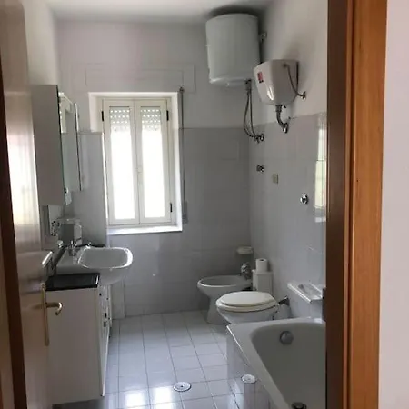Basilicata, Vicino Matera Alloggio Ampio, Arredato